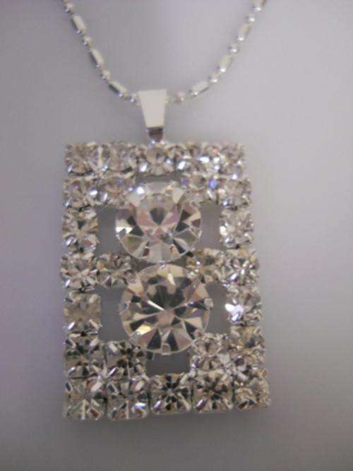 Beautiful "Diamante Rectangle" Pendant on Chain