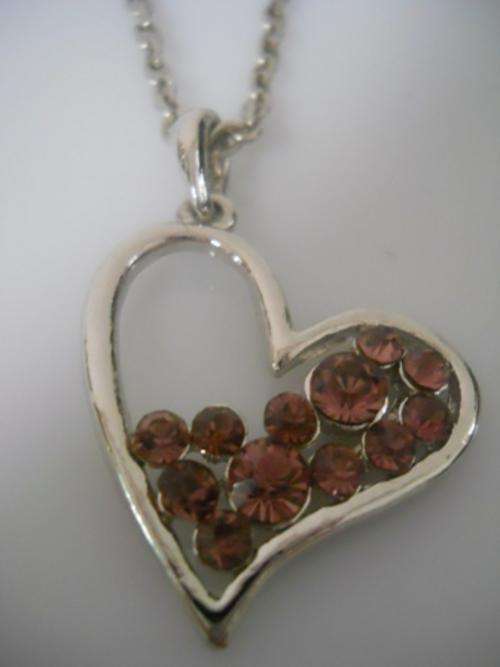 Beautiful "Diamante Heart" Pendant on Chain (Pink)