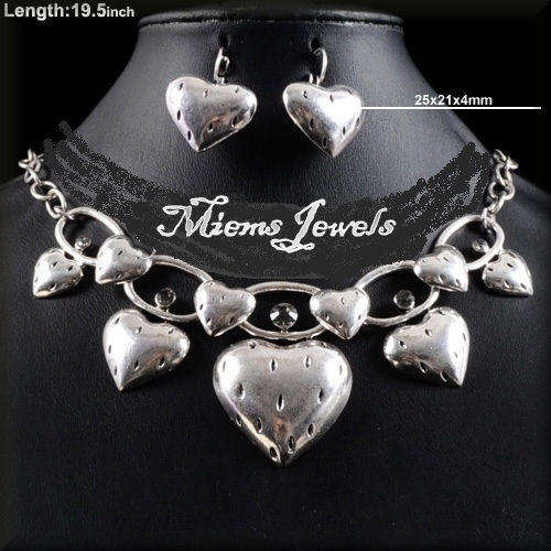 Gorgeous Hearts and Teal Austrian Crystals  Necklace & Earrings Set