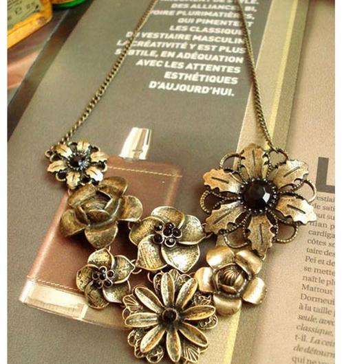 Vintage Retro Design Royal Court Big Flowers Pendant Chain Bib Necklace