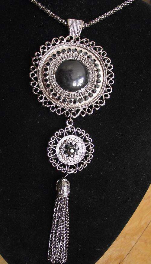 Stunning Black Round Dangle Pendant Necklace