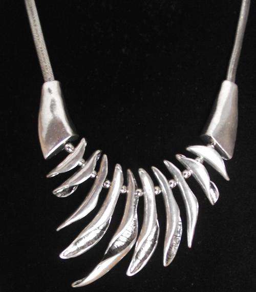 Vintage Style Silver   Necklace