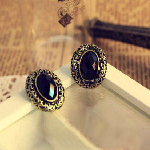 Elliptic Black carved hollow Stud earrings