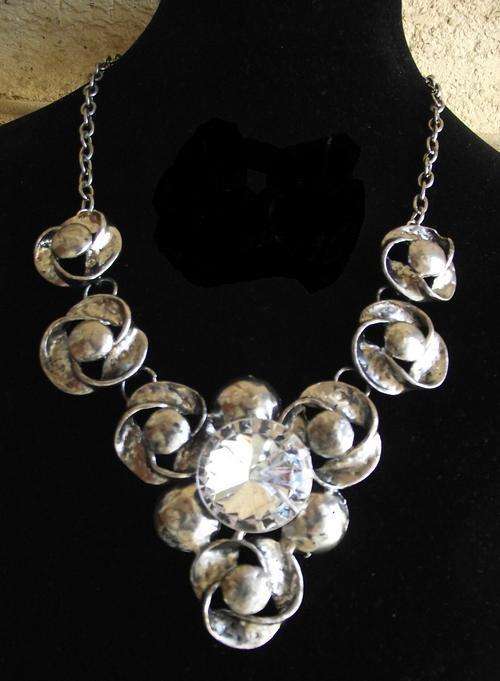 Beautiful  Tibetan Silver Swirl & Crystal Necklace