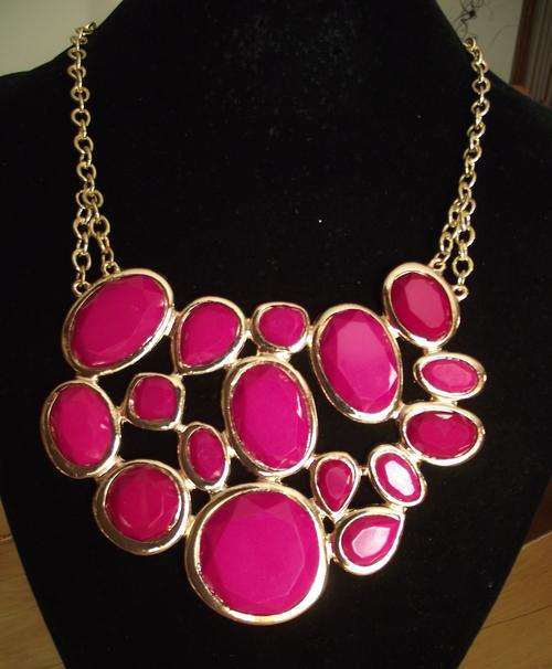 Retro Faceted Pink  Resin Stones Adorned Pendant Necklace