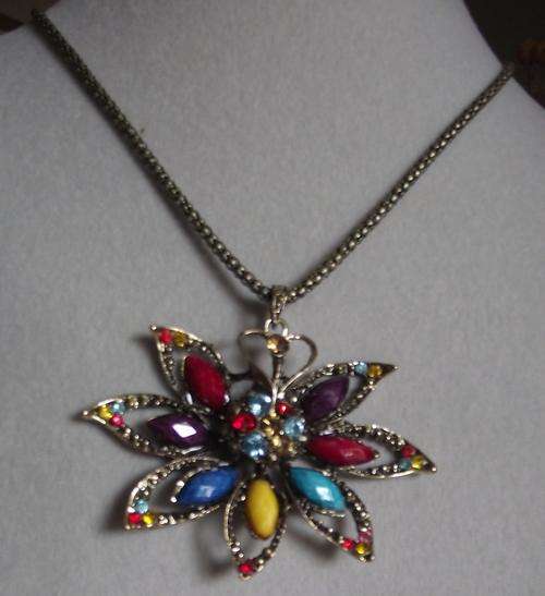 Stunning Bronze Multi-Colour Crystal Flower Pendant Necklace