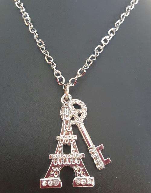 Stunning Long Chain  Eiffel Tower/Key Pendant Necklace