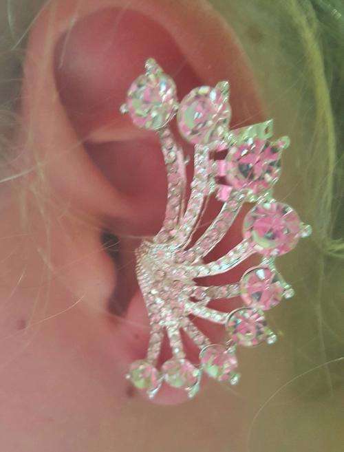 Silver CLEAR WHITE Rhinestones Cartilage Earrings Wrap Clip Left Ear Cuff Piercing    (1 earring)