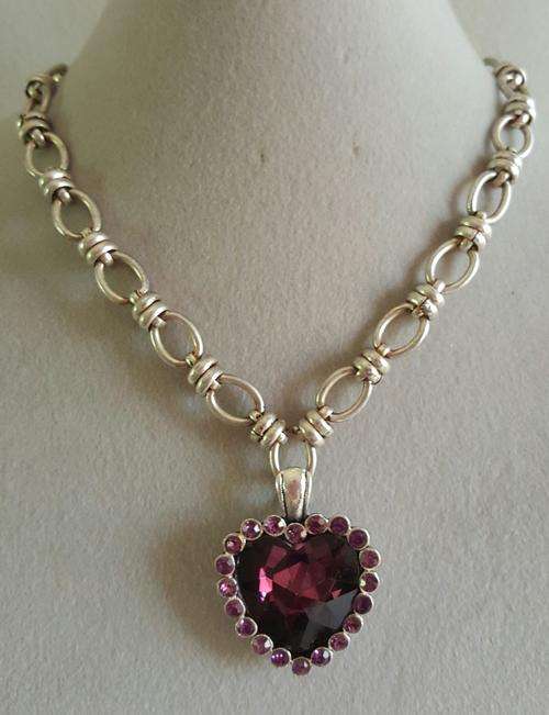 Lovely Silver Purple Heart  Pendant & Chain Necklace