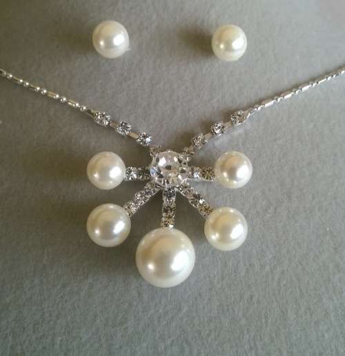 Silver Rhinestones/Pearls Pendant Popcorn Chain Necklace & Earrings Set