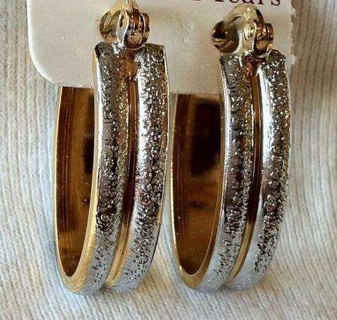 **2 Years Guarantee**  Two-tone Gold-filled Oval Hoop Earrings