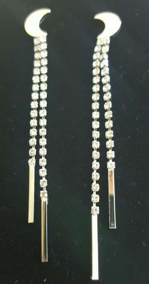 Silver CLEAR WHITE Rhinestones DANGLE Earrings