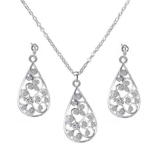 Stunning  Silver Rhinestones Necklace & Earrings Set
