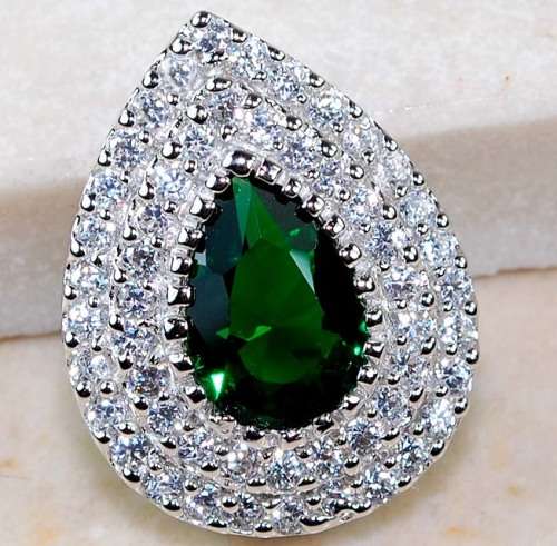3 CARATS EMERALD QUARTZ, WHITE TOPAZ, GENUINE 925 SOLID STERLING SILVER PENDANT.