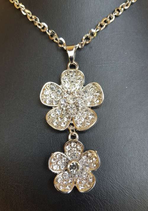 Silver filled  Rhinestone Dangle Flower Pendant Necklace