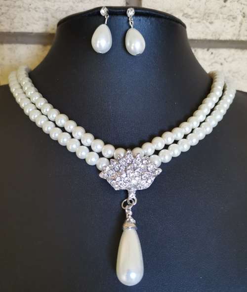 Lovely Crystal Rhinestone Flower &  Pearl  Pendant Necklace Earrings Set
