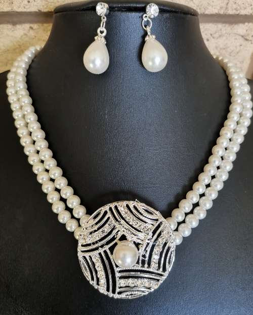 Lovely Crystal Rhinestone Flower &  Pearl  Pendant Necklace Earrings Set