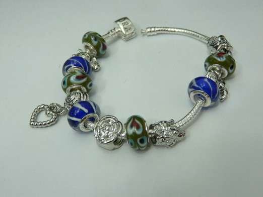 Modern and elegant Padora Bracelet in Silver