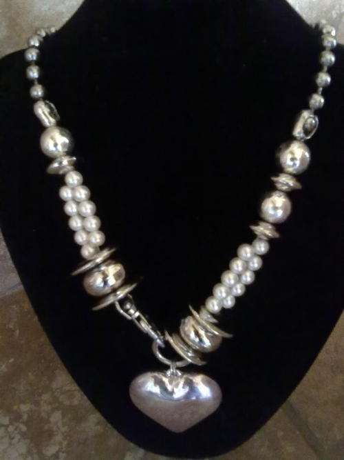 STUNNING  CHUNKY  TIBET SILVER   HEART & PEARLS NECKLACE