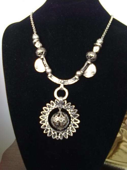 STUNNING   TIBET SILVER  ROUND PENDANT  NECKLACE
