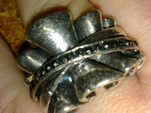 EXQUISITE TIBETAN SILVER RING WITH BLACK CRYSTALS