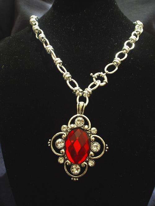 LOVELY LARGE TIBETAN SILVER CLIP ON RED CRYSTAL   PENDANT & NECKLACE