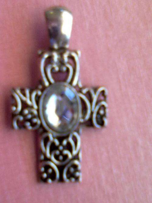 LOVELY VINTORIO COLLECTION TIBETAN SILVER CLIP ON  CROSS PENDANT WITH WHITE STONE