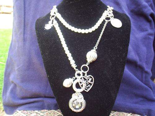 ***R220***BEAUTIFUL VINTORIO COLLECTION TIBET SILVER  DANGLE  CRYSTAL PENDANT & PEARL NECKLACE