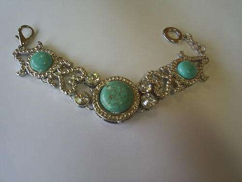 STUNNING VINTORIO COLLECTION TIBET SILVER  TURQUOISE & CRYSTALS BRACELET