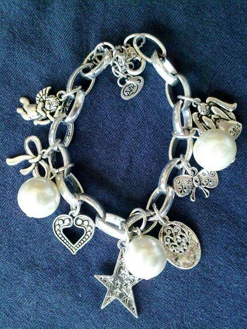 Gorgeous VINTORIO COLLECTION Tibet  Pearl Bracelet