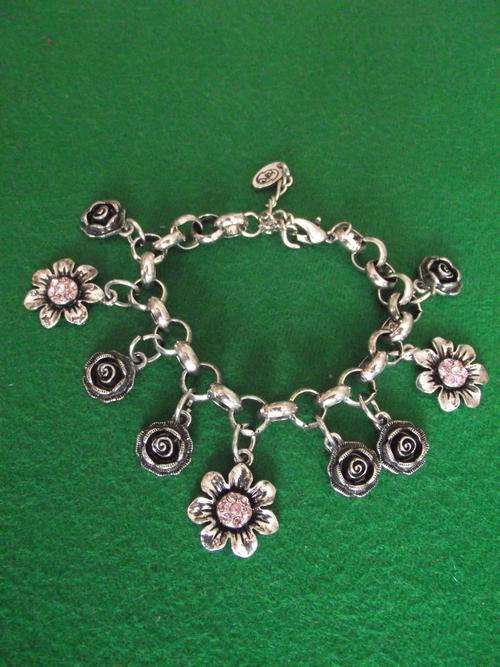 STUNNING VINTORIO COLLECTION  FLOWERS & PINK CRYSTALS BRACELET
