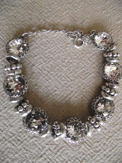 LOVELY VINTORIO COLLECTION RINGS & CRYSTALS BRACELET