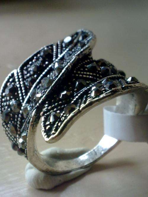 GORGEOUS TIBETAN SILVER LEAF & MARCASITE  RING #9