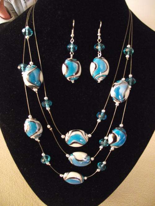 GORGEOUS BLUE FLOATING MURAN GLASS BEADS NECKLACE & EARRINGS SET