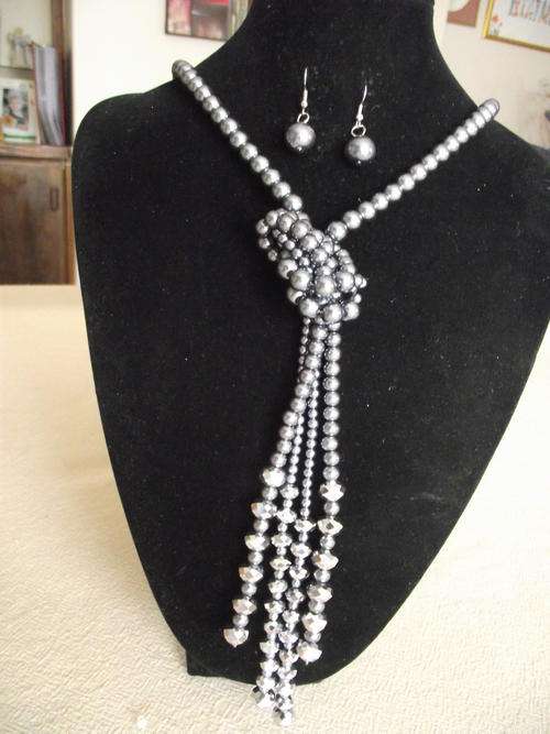 Gorgeous Grey Beads & Faceted Crystals Beads Necklace & earrings Set