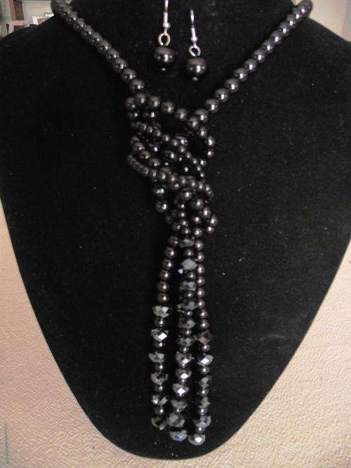 Gorgeous Black Beads & Faceted Crystals Beads Necklace & earrings Set