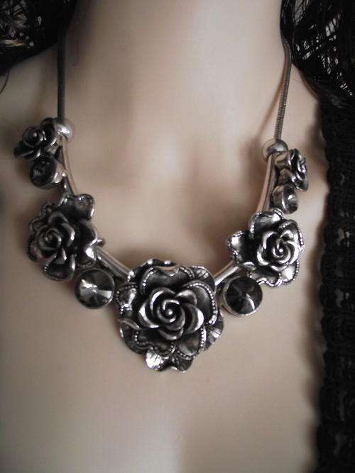 Stunning Silver Roses & Crystals Necklace