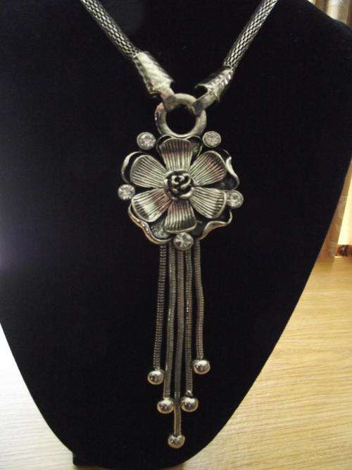 Stunning Tibet Style Dangle Flower & Crystals Necklace