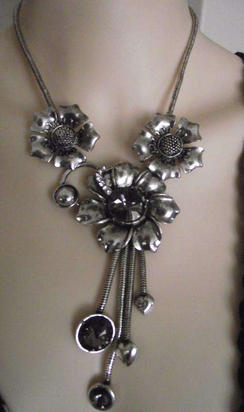 Stunning Tibet Style Dangle Flower & Crystals Necklace
