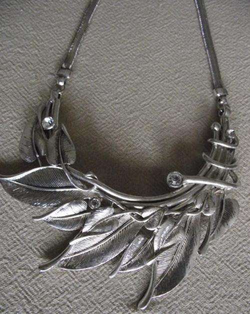 ***LAST ONE***GORGEOUS TIBETAN SILVER LEAFS & CRYSTALS  NECKLACE