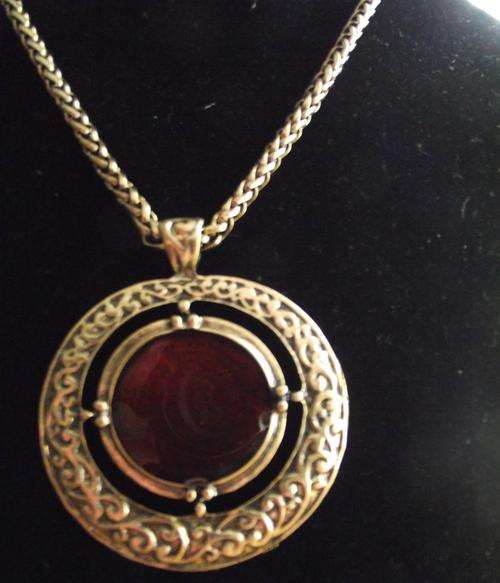 Gorgeous Retro Style Pendant & Chain Necklace