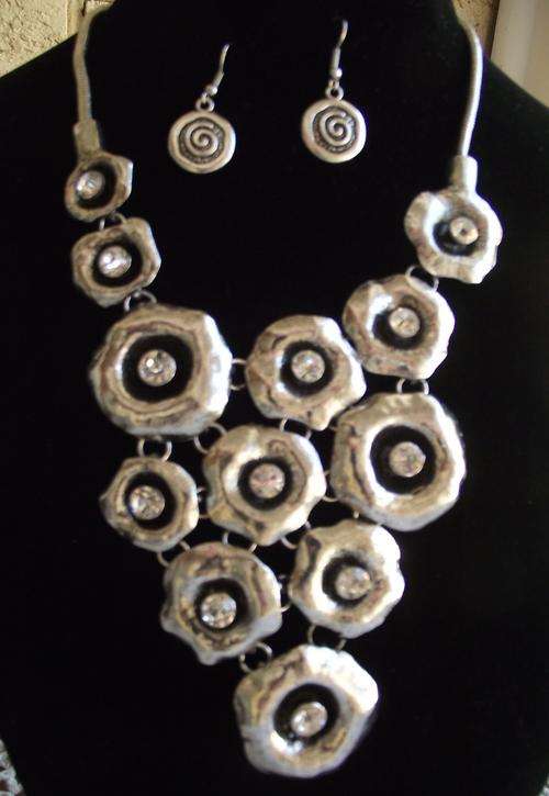 Excuisite Tibet Silver Bib  Necklace & Earrings Set