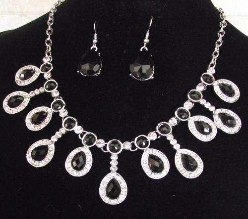 Gorgeous Silver Black Faux Onyx & Rhinestones Necklace & Earrings set