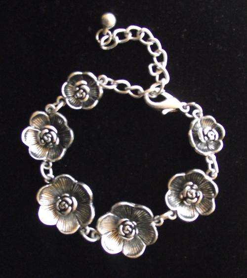 STUNNING  TIBET SILVER FLOWERS BRACELET