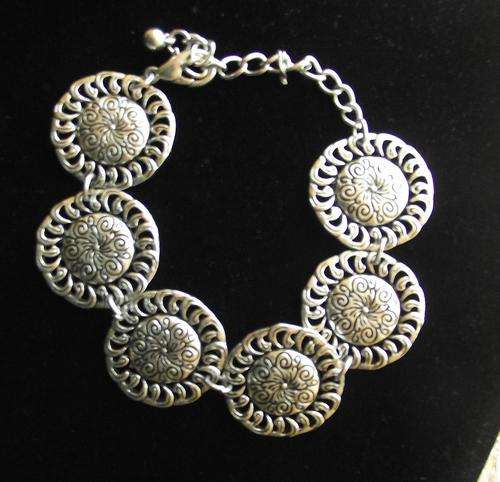 GORGEOUS  TIBET SILVER CIRCLES BRACELET
