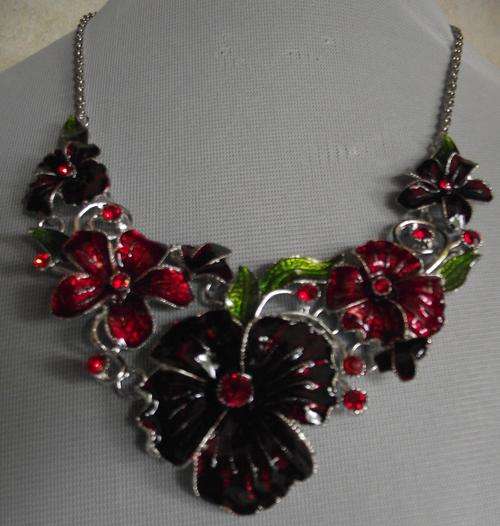 FLOWER BOUQUET COLLECTION 2012*** Aubergene & Red Enameled Necklace