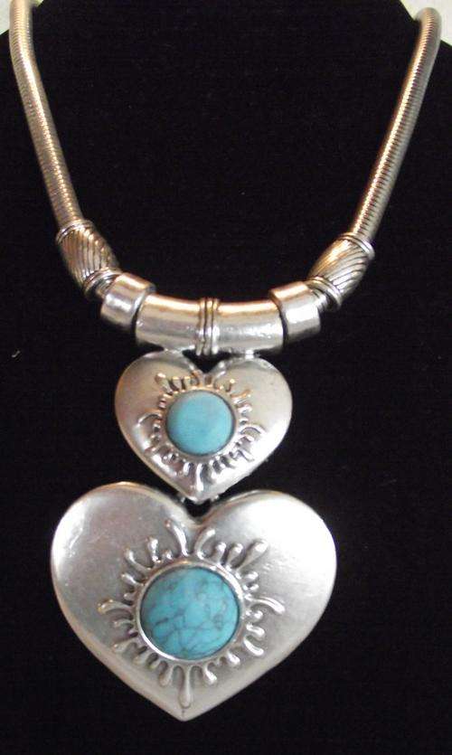 Gorgeous Silver Turquoise Dangle Hearts Necklace