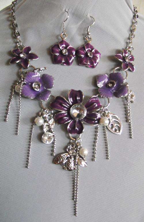***FLOWER BOUQUET COLLECTION 2012***  Purple Chains & Pearls Enameled Necklace & Earrings Set