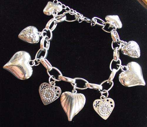 Lovely Tibetan Silver Heart Charms Bracelet