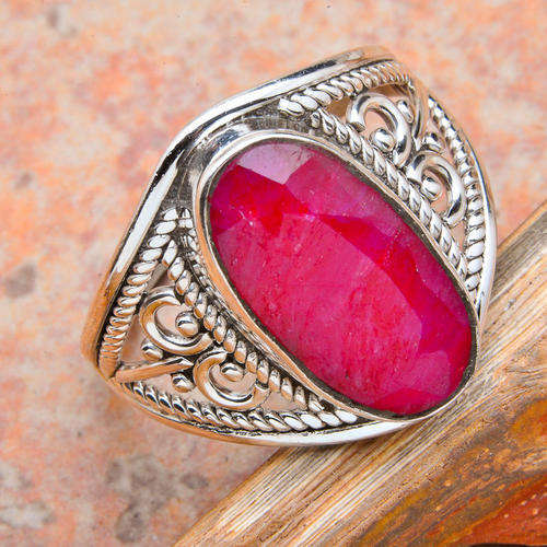 BEAUTIFUL ROYAL RUBY .925 SILVER RING SIZE 7.5